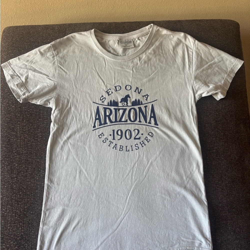 Arizona Sedona 1902 Graphic Tee - White with Navy Print